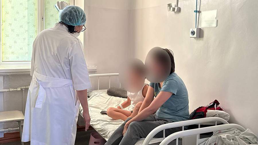 
                    В Бурятии десятки человек госпитализированы с отравлением. Что известно на данный момент

        