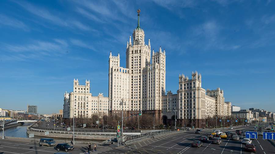 Часть сталинской высотки в Москве выставили на продажу за 750 млн рублей