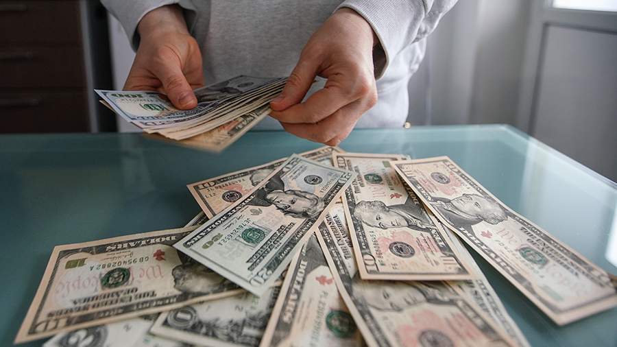 
                    Трамп пообещал выплатить американцам по $2 тыс. из доходов от пошлин

        