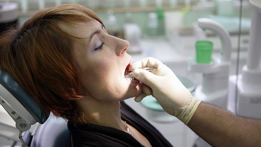 Ортодонт предупредила об опасности домашних капп от бруксизма