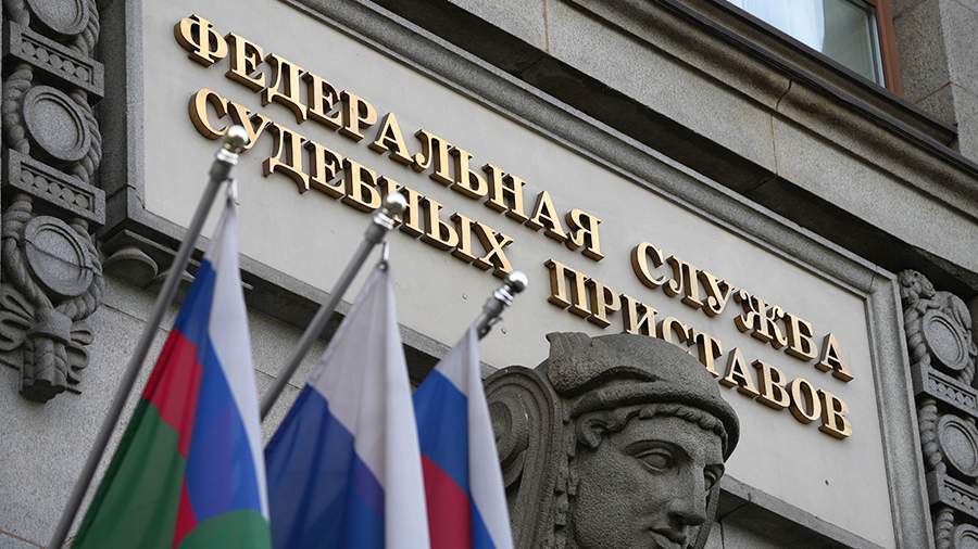 
                    Сторона Лурье готова привлечь приставов для принудительного выселения Долиной

        