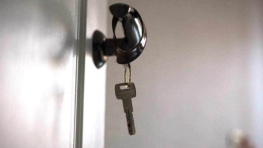 
                    В Госдуме предложили освободить молодые семьи от скрытых платежей по ипотеке

        