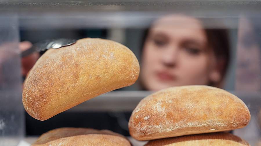 Диетолог рассказала, как правильно есть белый хлеб без вреда для здоровья