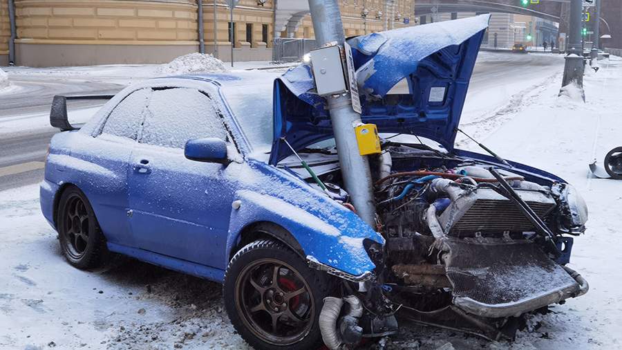 
                    За минувшие выходные в России произошло 513 ДТП

        