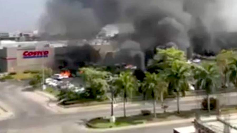 Russian tourists told about arson and riots in Mexico | World News ...