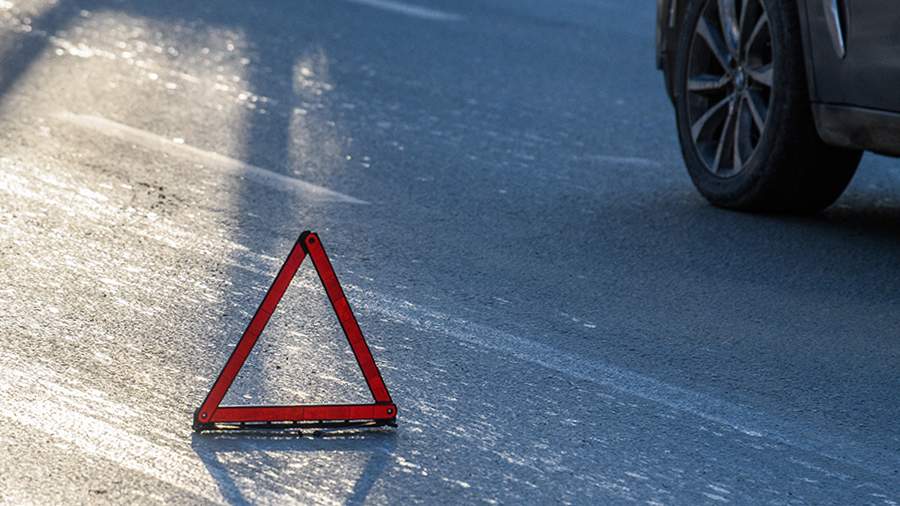 
                    В Москве на 101-м км МКАД столкнулось несколько автомобилей

        
