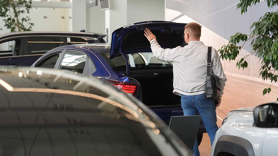 
                    Автопроизводители начали русифицировать комплектации машин

        