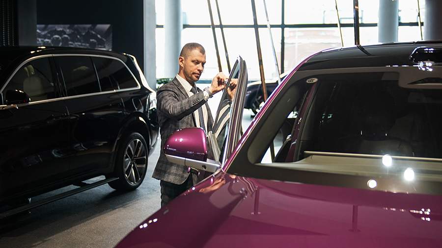 
                    Минпромторг расширил перечень облагаемых налогом на роскошь автомобилей

        