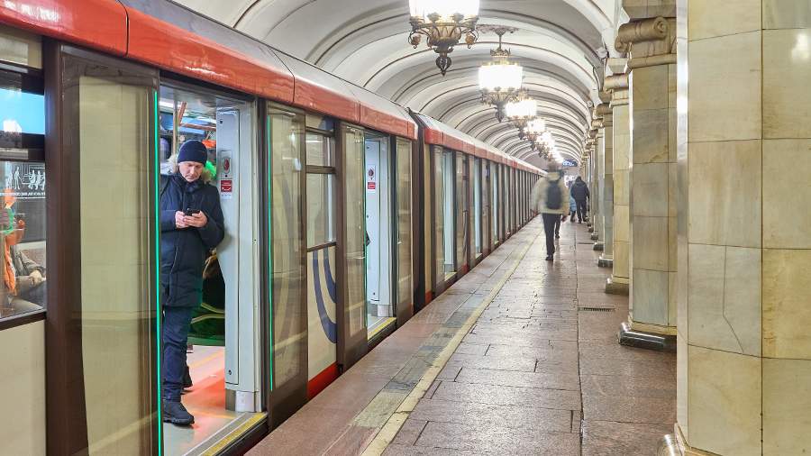 В метро Москвы нет движения от «Сокольников» до «Бульвара Рокоссовского»