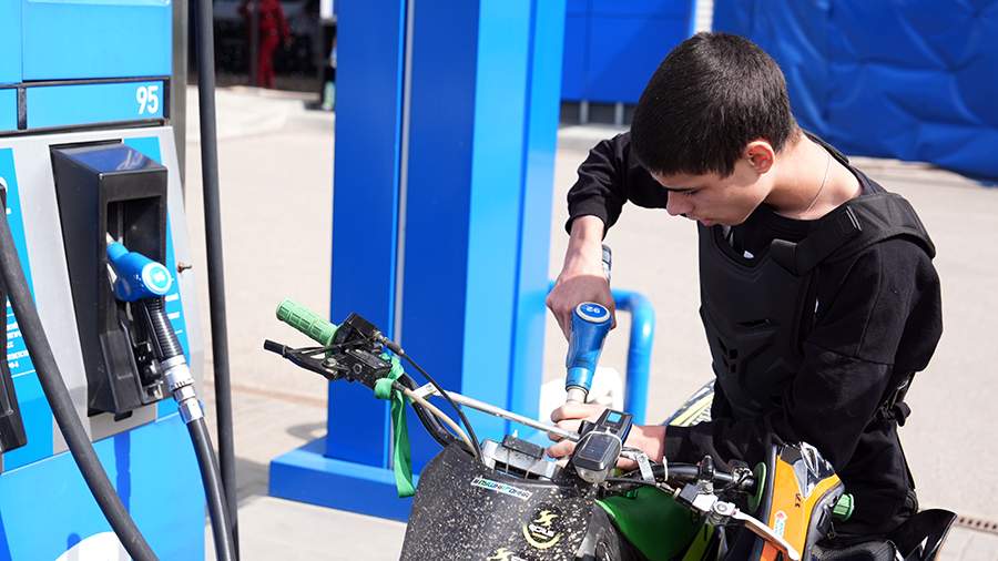 Закон в Подмосковье запретил продажу бензина детям