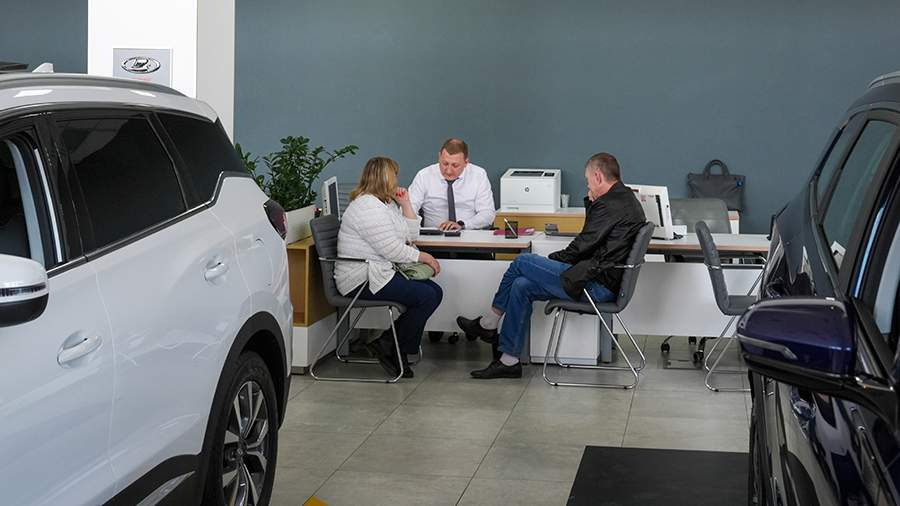 
                    АвтоВАЗ выразил надежду на рост продаж автомобилей в апреле

        