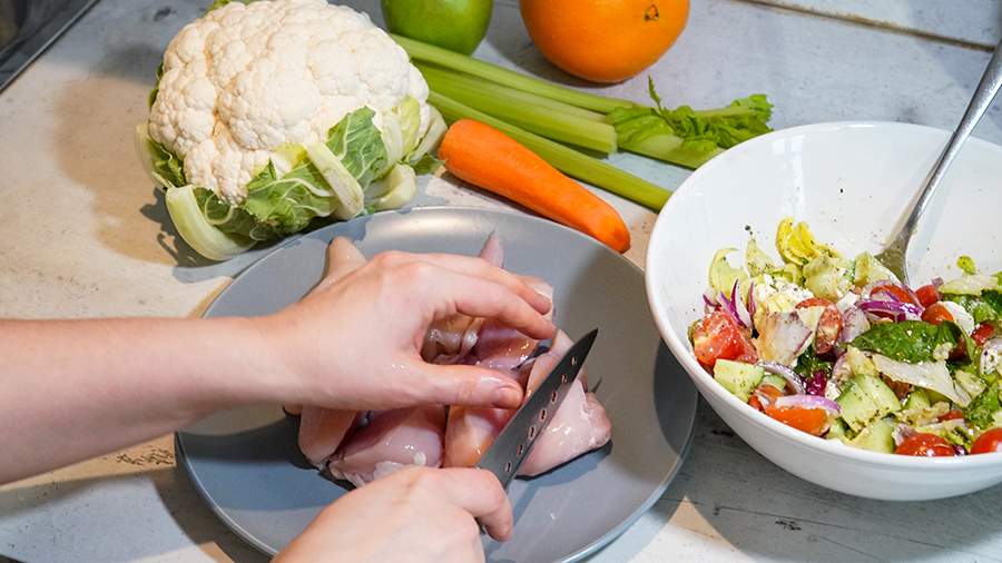 Поздний ужин и фигура: что важно знать