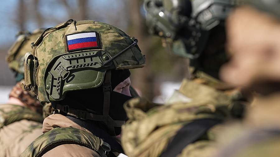 
                    Вернувшихся со службы военных защитят от сокращения

        