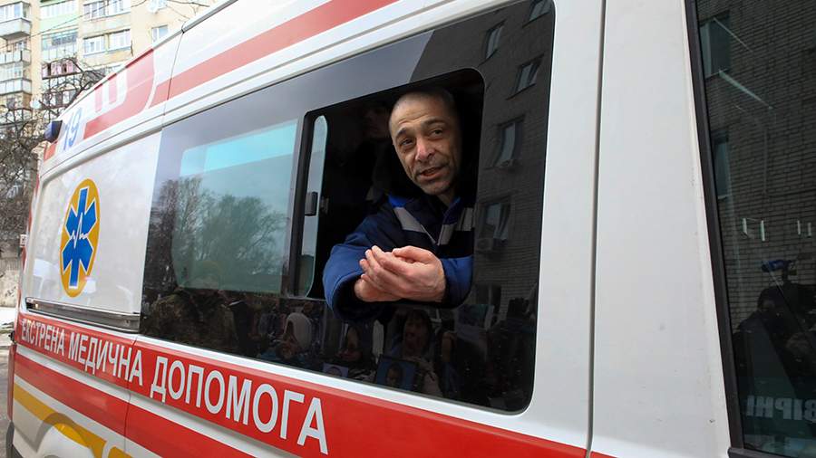 
                    Мужчина подорвал гранату и ранил четырех человек в Сумской области

        