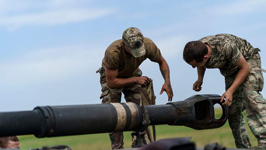 In Artemovsk, a nine-year-old guerrilla girl jammed the turret of an ...