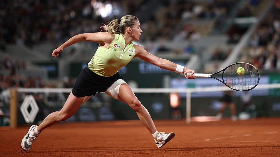 Шнайдер уступила Бартуньковой и не прошла во второй круг теннисного турнира WTA