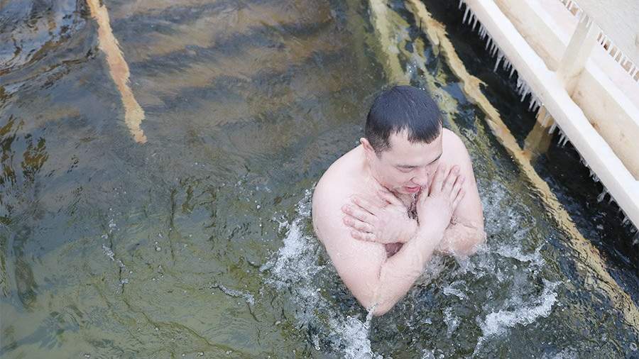 как подготовиться к окунанию в крещение. Смотреть фото как подготовиться к окунанию в крещение. Смотреть картинку как подготовиться к окунанию в крещение. Картинка про как подготовиться к окунанию в крещение. Фото как подготовиться к окунанию в крещение
