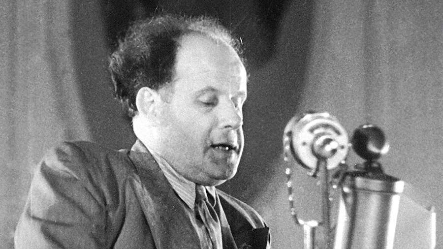 С м эйзенштейн что сделал. RIAN 60036.HR .ru 1. С м эйзенштейн что сделал фото. С м эйзенштейн что сделал-RIAN 60036.HR .ru 1. картинка С м эйзенштейн что сделал. картинка RIAN 60036.HR .ru 1. Его талантом восхищался сам Чарли Чаплин, назвавший картину «Иван Грозный» «высшим достижением в жанре исторических фильмов». Голливуд в середине 1920-х пригласил молодого гения поработать в Америке, а «вождь всех народов» вручил ему две Сталинских премии. Но за успешным обликом скрывался глубоко несчастный человек, для которого проблески счастья и творческой свободы сменялись черными полосами депрессии и гонений. С м эйзенштейн что сделал. RIAN 60036.HR .ru 1. С м эйзенштейн что сделал фото. С м эйзенштейн что сделал-RIAN 60036.HR .ru 1. картинка С м эйзенштейн что сделал. картинка RIAN 60036.HR .ru 1. Его талантом восхищался сам Чарли Чаплин, назвавший картину «Иван Грозный» «высшим достижением в жанре исторических фильмов». Голливуд в середине 1920-х пригласил молодого гения поработать в Америке, а «вождь всех народов» вручил ему две Сталинских премии. Но за успешным обликом скрывался глубоко несчастный человек, для которого проблески счастья и творческой свободы сменялись черными полосами депрессии и гонений.