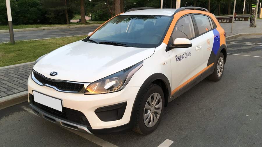 Одной из основных моделей, представленных в московском каршеринге, является корейский хэтчбек KIA RIO X-line