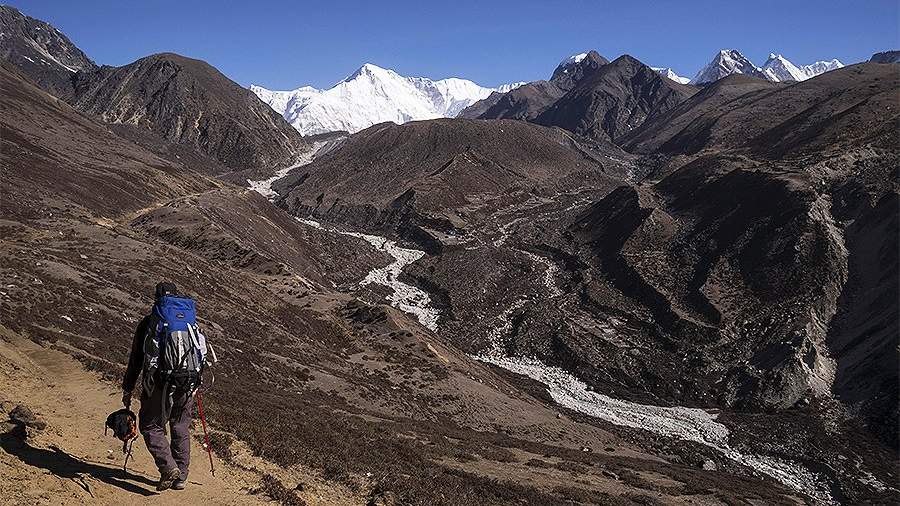 Бизнес идет в гору: неподготовленные туристы продолжают гибнуть на Эвересте