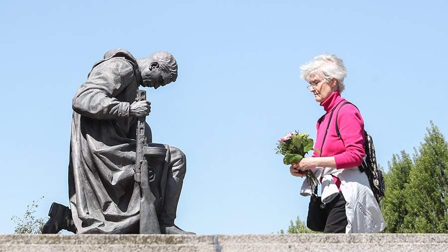 Трептов парк памятник воину освободителю что внутри. Трептов парк памятник воину освободителю что внутри фото. картинка Трептов парк памятник воину освободителю что внутри. смотреть фото Трептов парк памятник воину освободителю что внутри. смотреть картинку Трептов парк памятник воину освободителю что внутри.