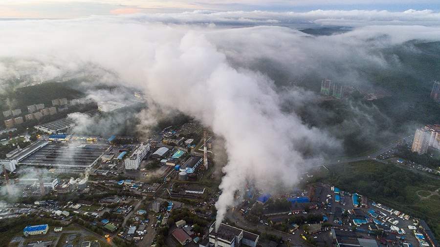 Дым над жилыми районами от мусоросжигательного завода