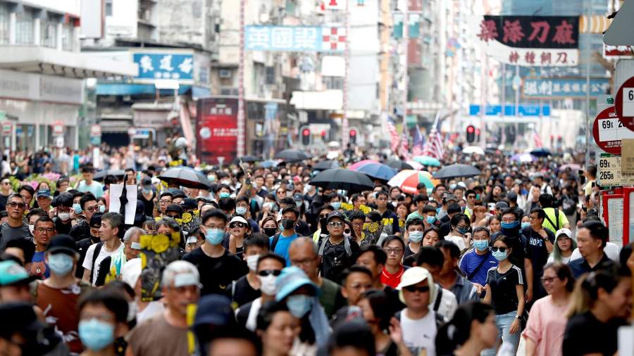 Протестующие на улицах Гонконга
