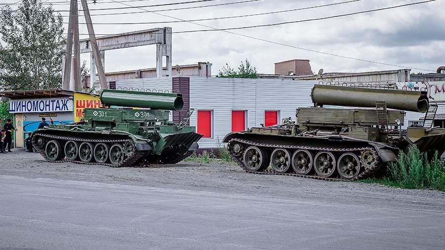 Бронированные тягачи БТС-4 в Ачинске