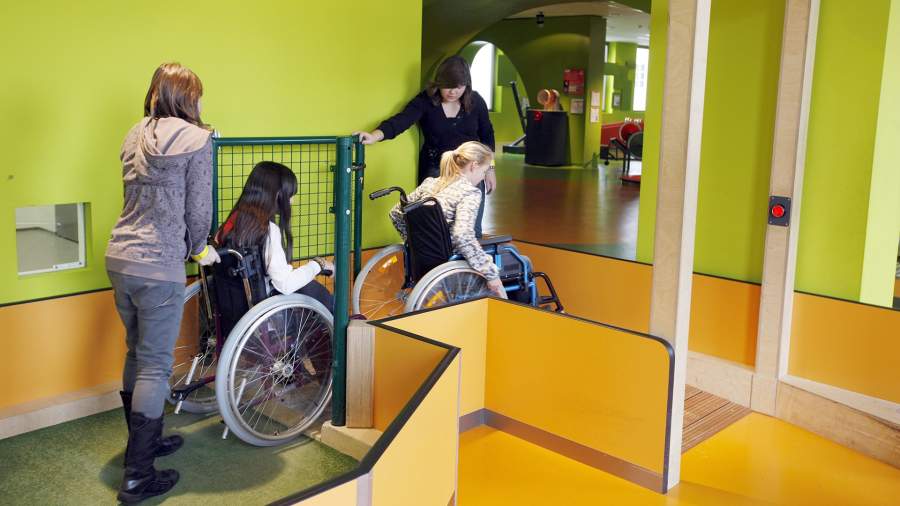 Музей Haus der Natur, посетители могут передвигаться на инвалидных колясках, Зальцбург