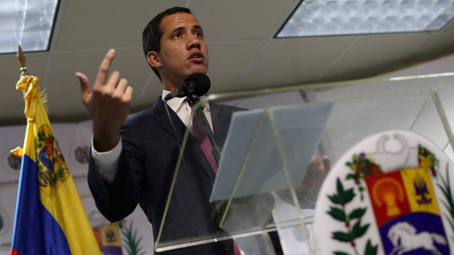 Лидер оппозиции Венесуэлы Хуан Гуайдо на пресс-конференции в Каракасе