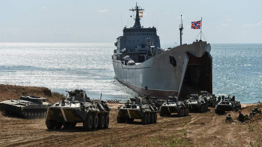 Тактические учения соединений морской пехоты и береговой обороны 