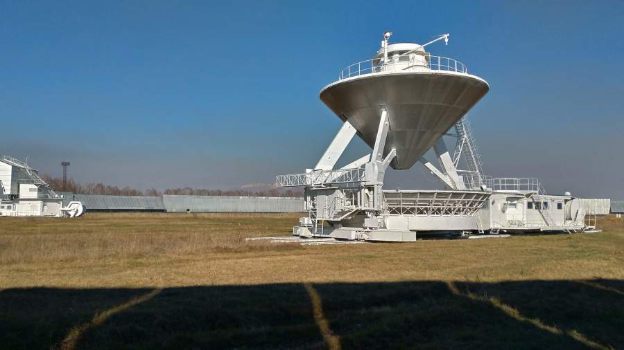 РАТАН-600 — крупнейший в мире радиотелескоп с рефлекторным зеркалом диаметром около 600 метров