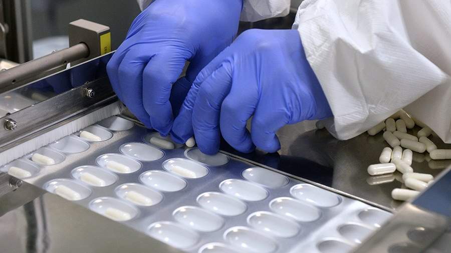 Упаковка таблеток в блистеры в лабораторно-промышленном комплексе