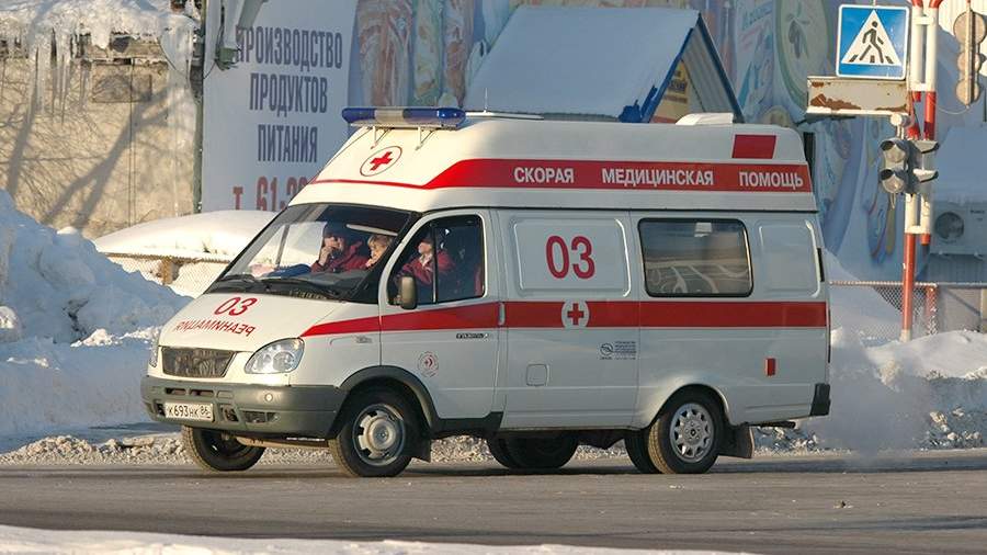 Реанимобиль на улице Нижневартовска
