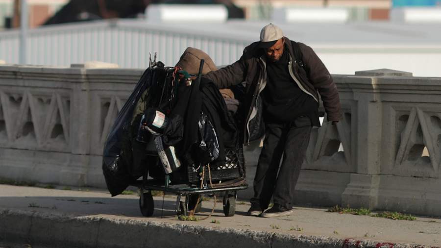 бездомный в Лос-Анджелесе