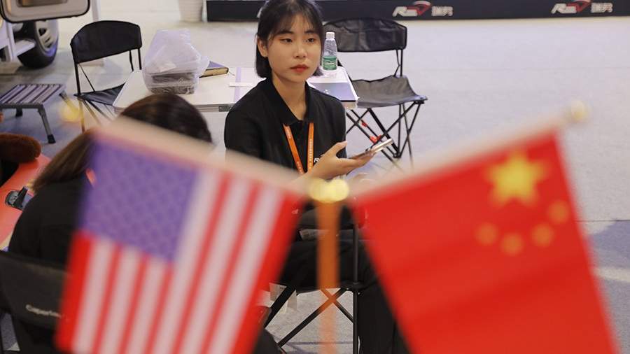 флаги США и Китая 