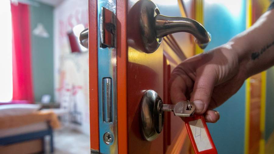 хостел ключ дверь