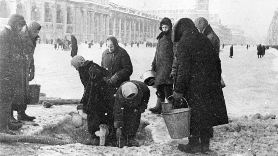 Дежурили на крышах домов