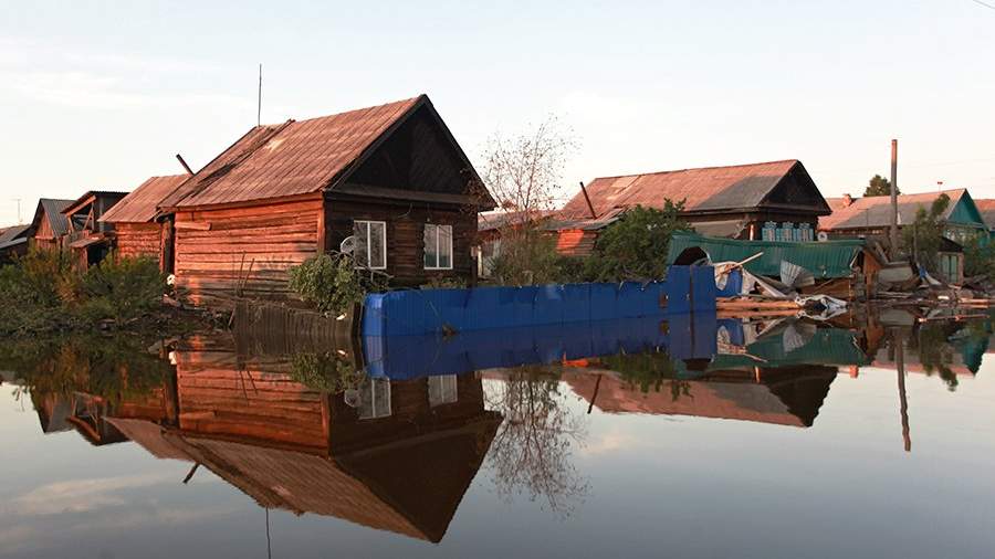 Затопленные дома в городе Тулун в Иркутской области