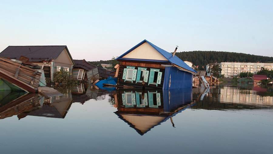 Унесенный паводком дом в городе Тулун в Иркутской области. 1 июля 2019 года