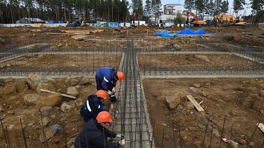 Строительство многоквартирных жилых домов в микрорайоне «Сосновый бор» для переселения пострадавших от наводнения жителей города Тулун Иркутской области. 3 октября 2019 года