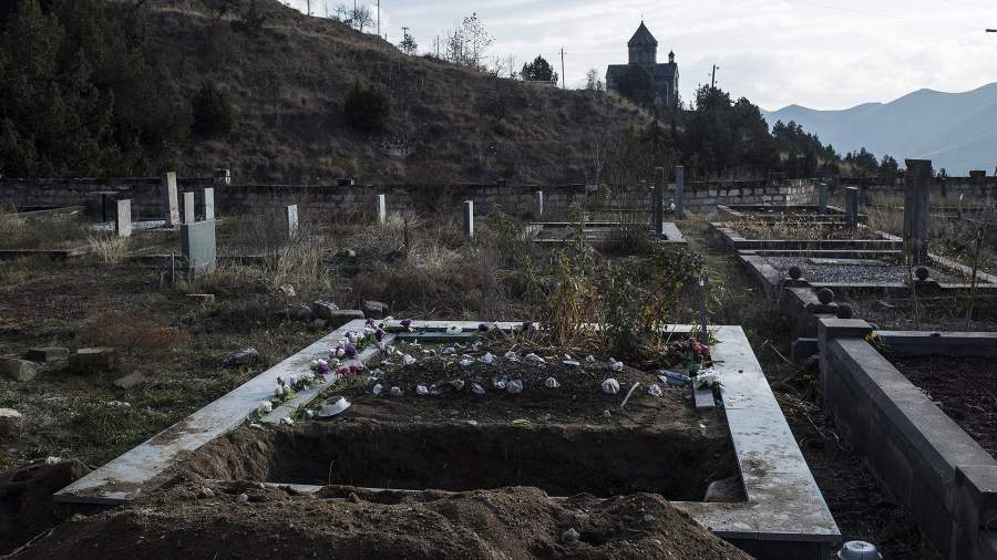 templo cementerio lachin