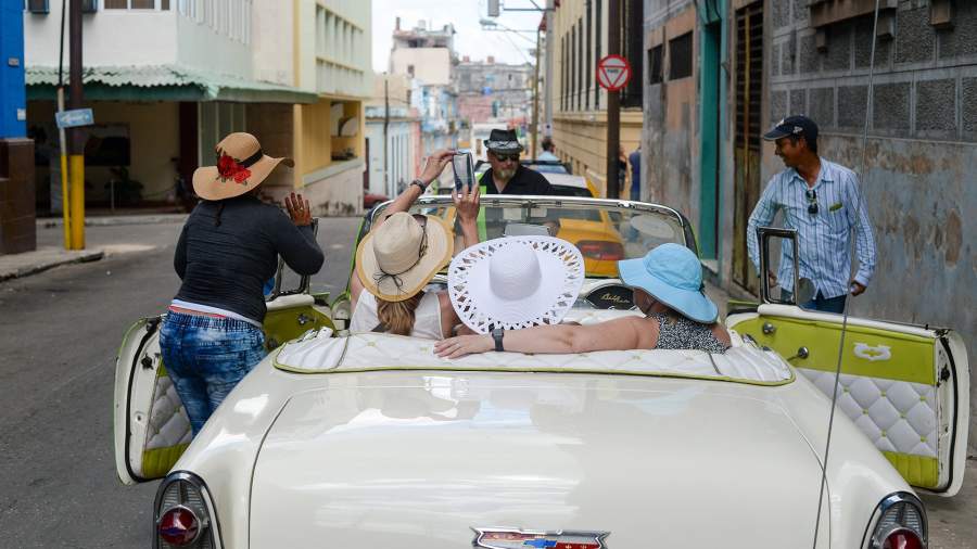 туристы на Кубе