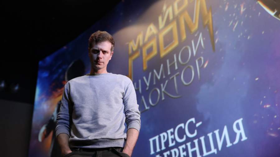 Надеюсь это не сон актеры русский. ER1 2193%20%284%29.JPG. Надеюсь это не сон актеры русский фото. Надеюсь это не сон актеры русский-ER1 2193%20%284%29.JPG. картинка Надеюсь это не сон актеры русский. картинка ER1 2193%20%284%29.JPG. Своего героя Игоря Грома Тихон Жизневский считает нудным — на месте девчонки он бы с таким даже на свидание не пошел. Со своей любимой девушкой он спорит на предмет красоты Саши Петрова, а на первую экранизацию отечественного комикса пошел бы с «гонорком». Об этом, а также о безразличии к премии «Оскар» и нежелании играть «злого русского Ивэна» актер рассказал «Известиям» перед выходом в прокат фильма «Майор Гром: Чумной доктор», в котором сыграл главную роль.