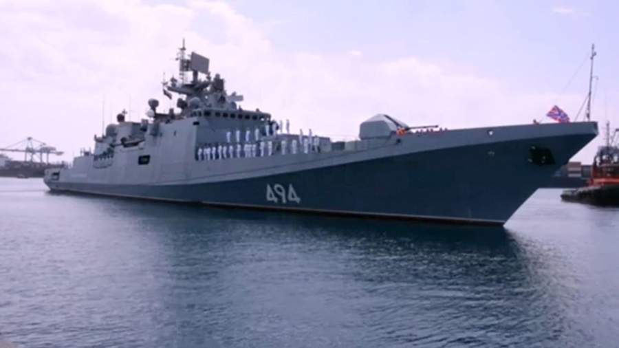 Российский военный корабль, фрегат «Адмирал Григорович»  в порту Судана