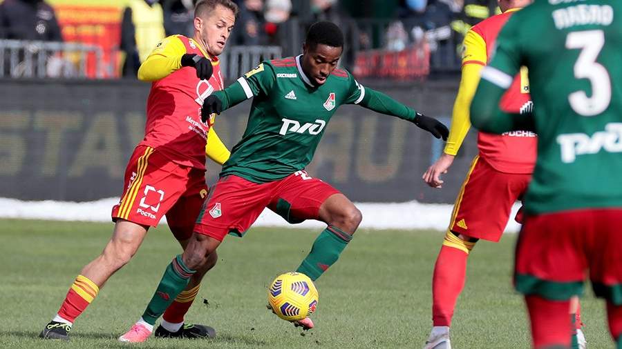 Second left: FC Lokomotiv player Franua Camano in the 21st round match of the Russian Football Championship among Premier League clubs between the teams of FC Arsenal and FC Lokomotiv