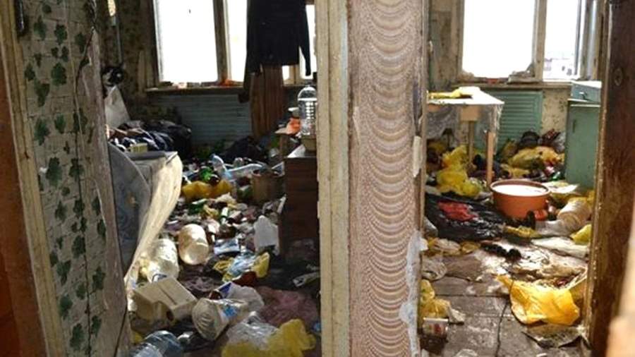 Квартира жительницы Барнаула, превращенная в свалку мусора