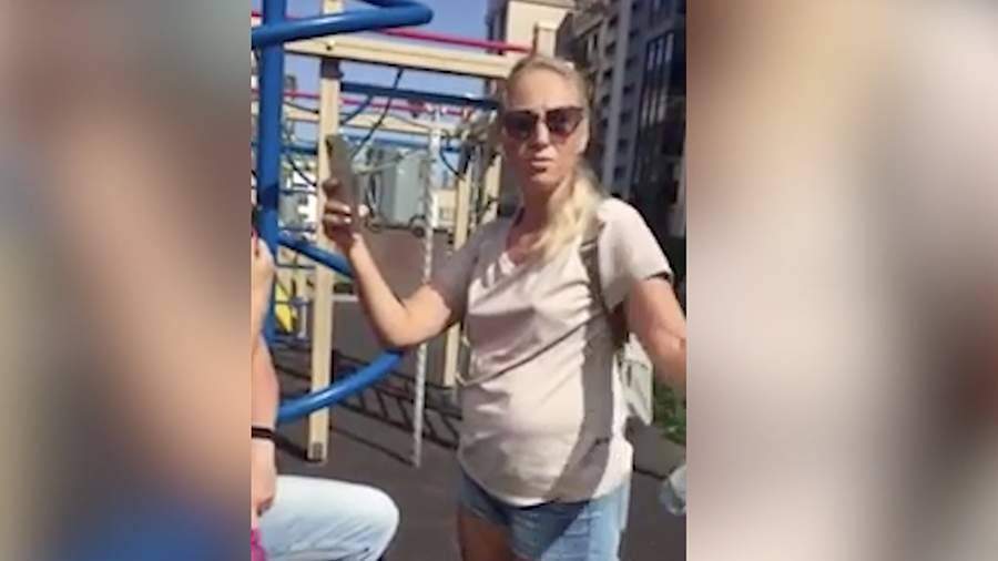 какого отношение общества к лицам с ограниченными возможностями здоровья в россии