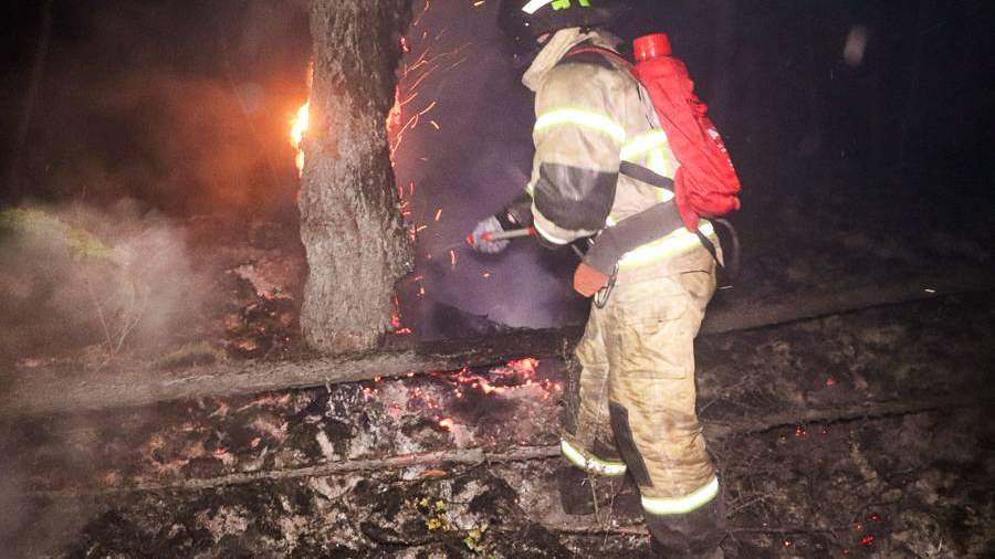 Огневой рубеж: как борются с пожарами в Якутии