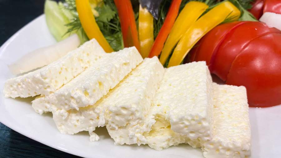 Сыр с овощами
